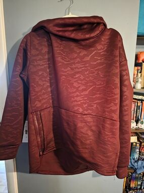 Fabletics Women's Maroon Camo Hooded Jacket